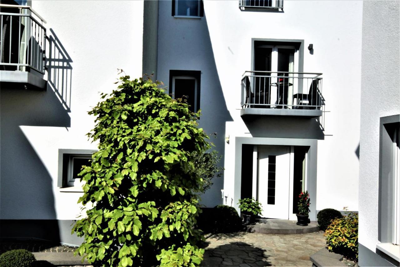 Hotel Feriendomizil Am Lindenplatz Bullay Exterior foto
